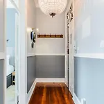 Апартаменти Elegant 2br + Gourmet Kitchen | Mid-term