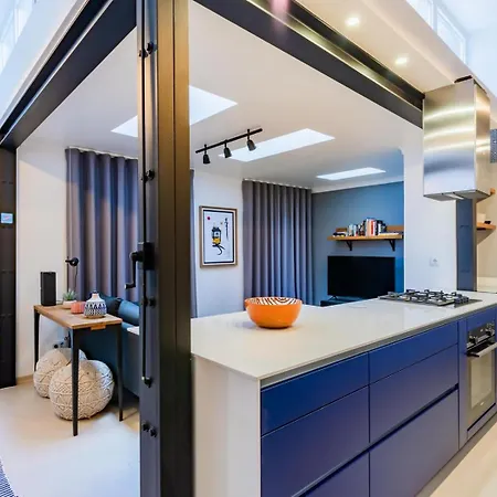 Elegant 2br + Gourmet Kitchen | Mid-term Lejlighed