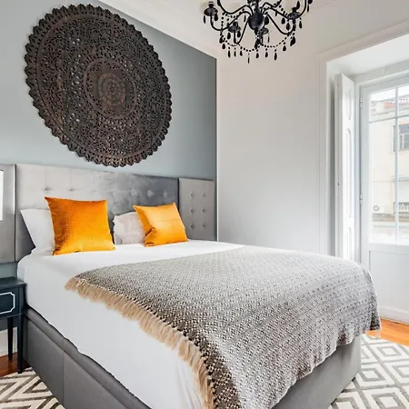 Elegant 2br + Gourmet Kitchen | Mid-term Лісабон