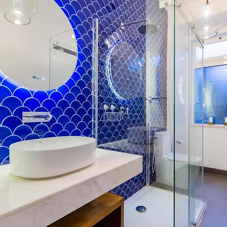 Elegant 2br + Gourmet Kitchen | Mid-term Lejlighed