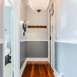 Elegant 2br + Gourmet Kitchen | Mid-term Lissabon
